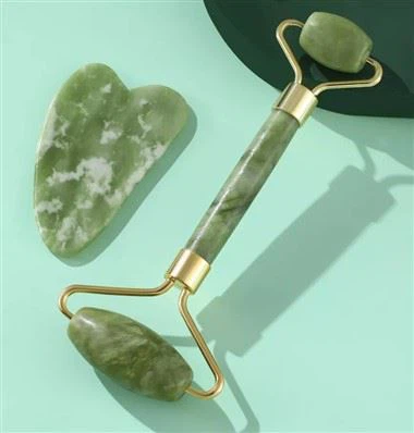 Zaļais dabiskais nefrīta veltnis ar kasti